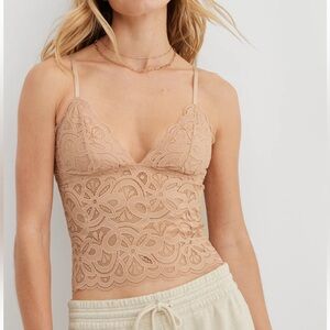 Aerie Show Off Rooftop Garden Wireless Lace Cami Bralette in Sands. Size M